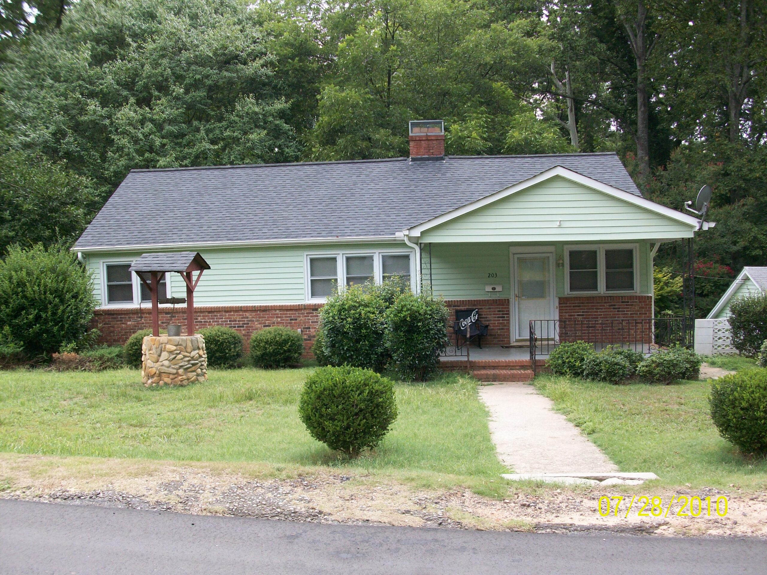 203 Oak Circle